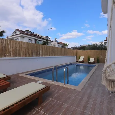 Fethiye'de Denize Yakın özel Havuzlu Müstakil Fethiye